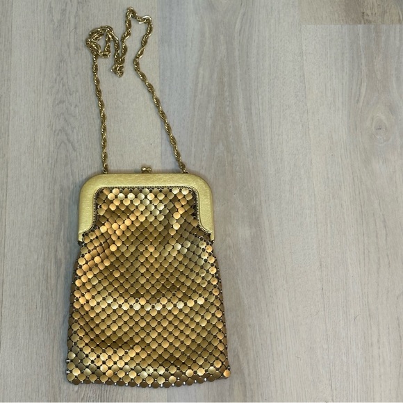 Vintage WHITING & DAVIS Gold Mesh Gold Frame Evening Bag Formal Wedding - Picture 6 of 7